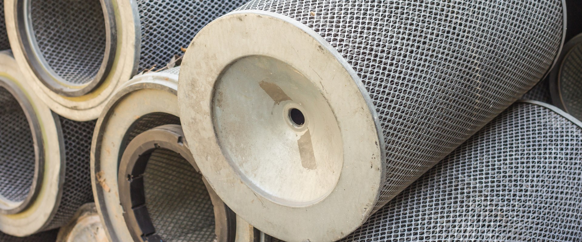 How to Clean a Clogged Air Filter in 8 Quick Steps